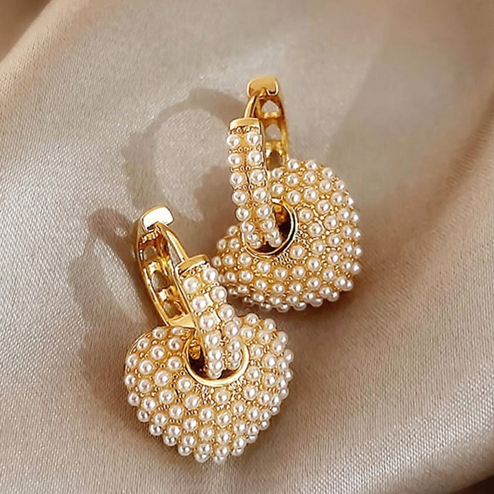 Dangling Heart Pearl Earrings