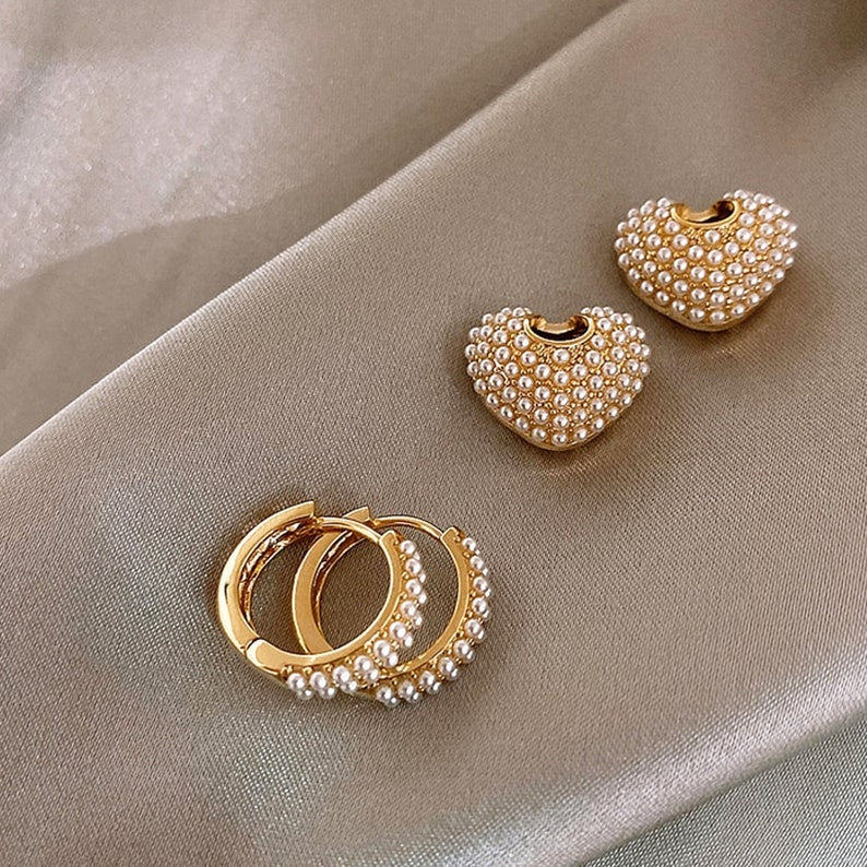 Dangling Heart Pearl Earrings