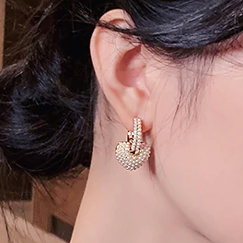 Dangling Heart Pearl Earrings