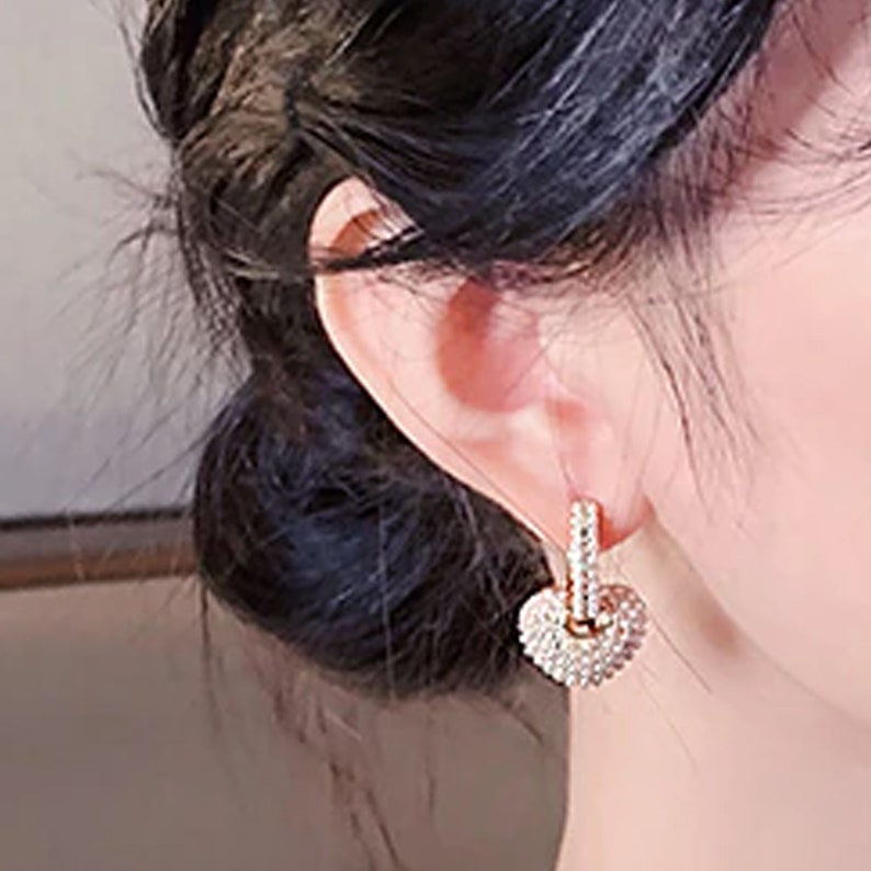 Dangling Heart Pearl Earrings